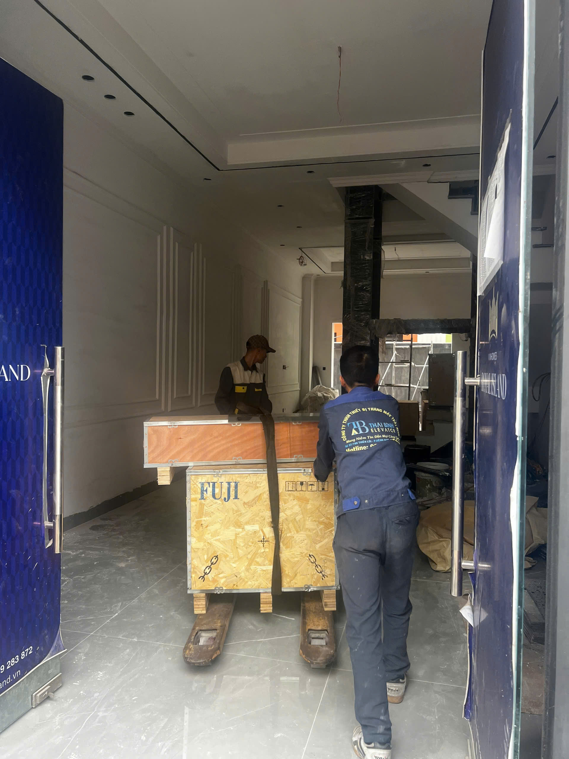 Lắp đặt thang máy nhà anh Thắng tại Vinhomes Vũ Yên